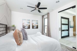 5 室のベッドルーム、アイロン / アイロン台、WiFi (無料)、ベッドシーツ