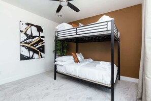 5 habitaciones, tabla de planchar con plancha y wifi gratis 