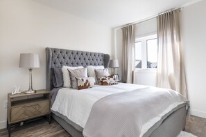 4 bedrooms, desk, iron/ironing board, free WiFi