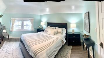 5 sovrum, skrivbord, strykjärn/strykbräda och resesäng