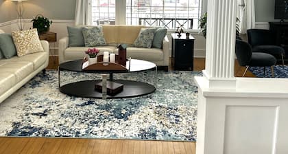 Warm, friendly, Mountain View’s, 5gig, Restaurants, Covered porch/fire table