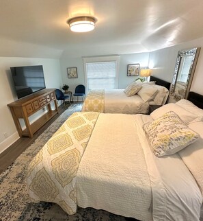 5 bedrooms, desk, iron/ironing board, travel cot