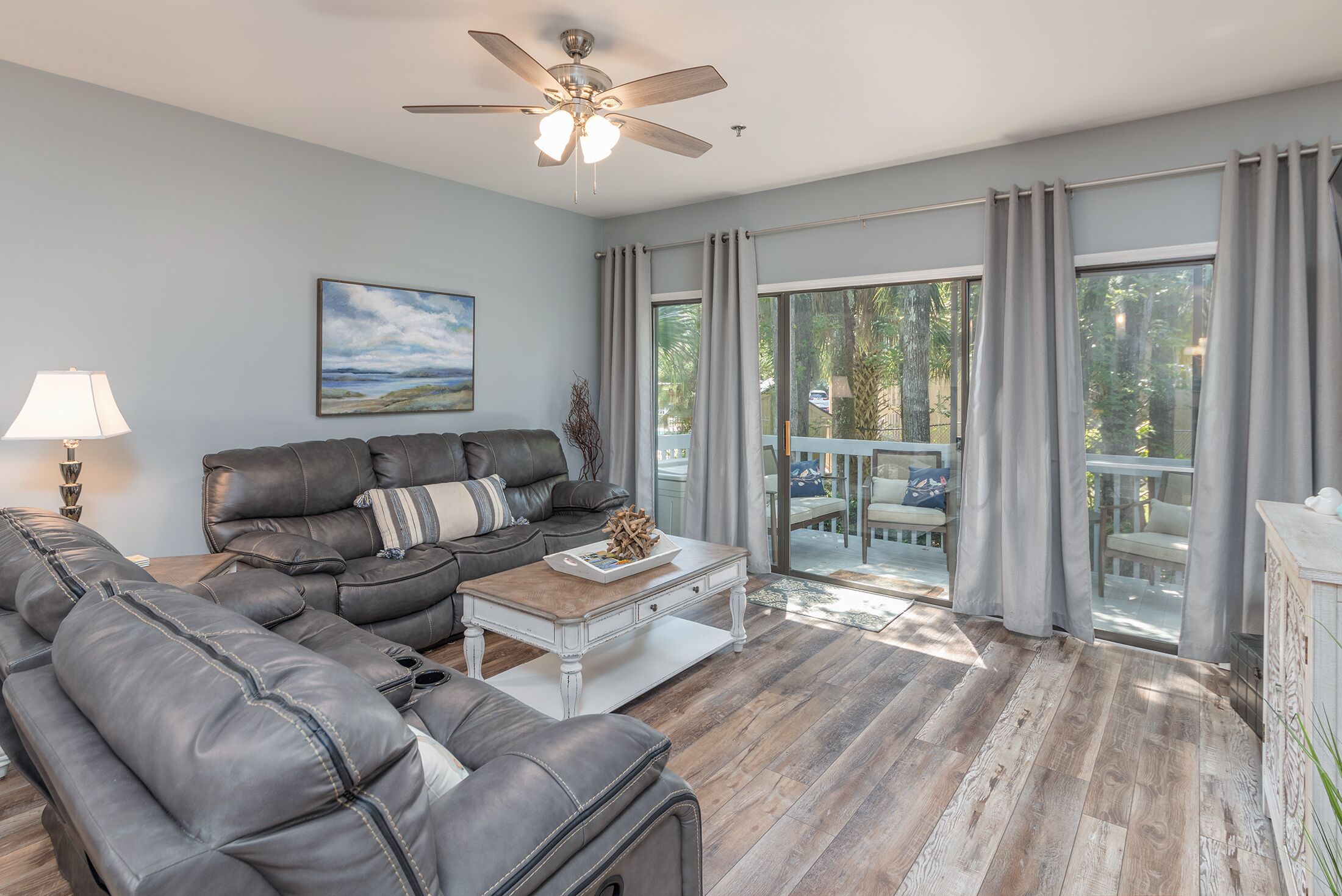 Gorgeous 3 Bdrm, 2 Owner Suites, 3 Bath S. Forest Beach, near beach and pool!