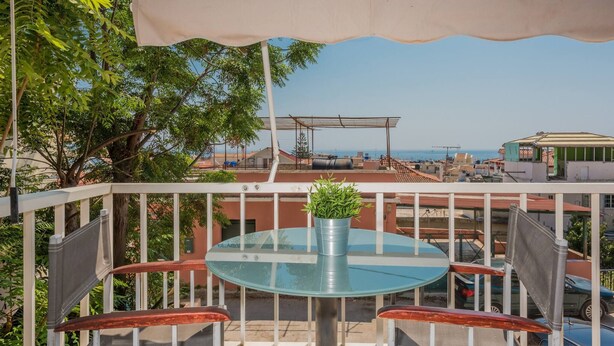 Outdoor dining - Phoenix Apartments - Alpha1 (Zakinthos)