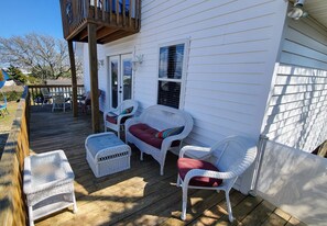 Property grounds - Sound view beach retreat w/ best of Island Life! Pets/Family welcome! (Salter Path)