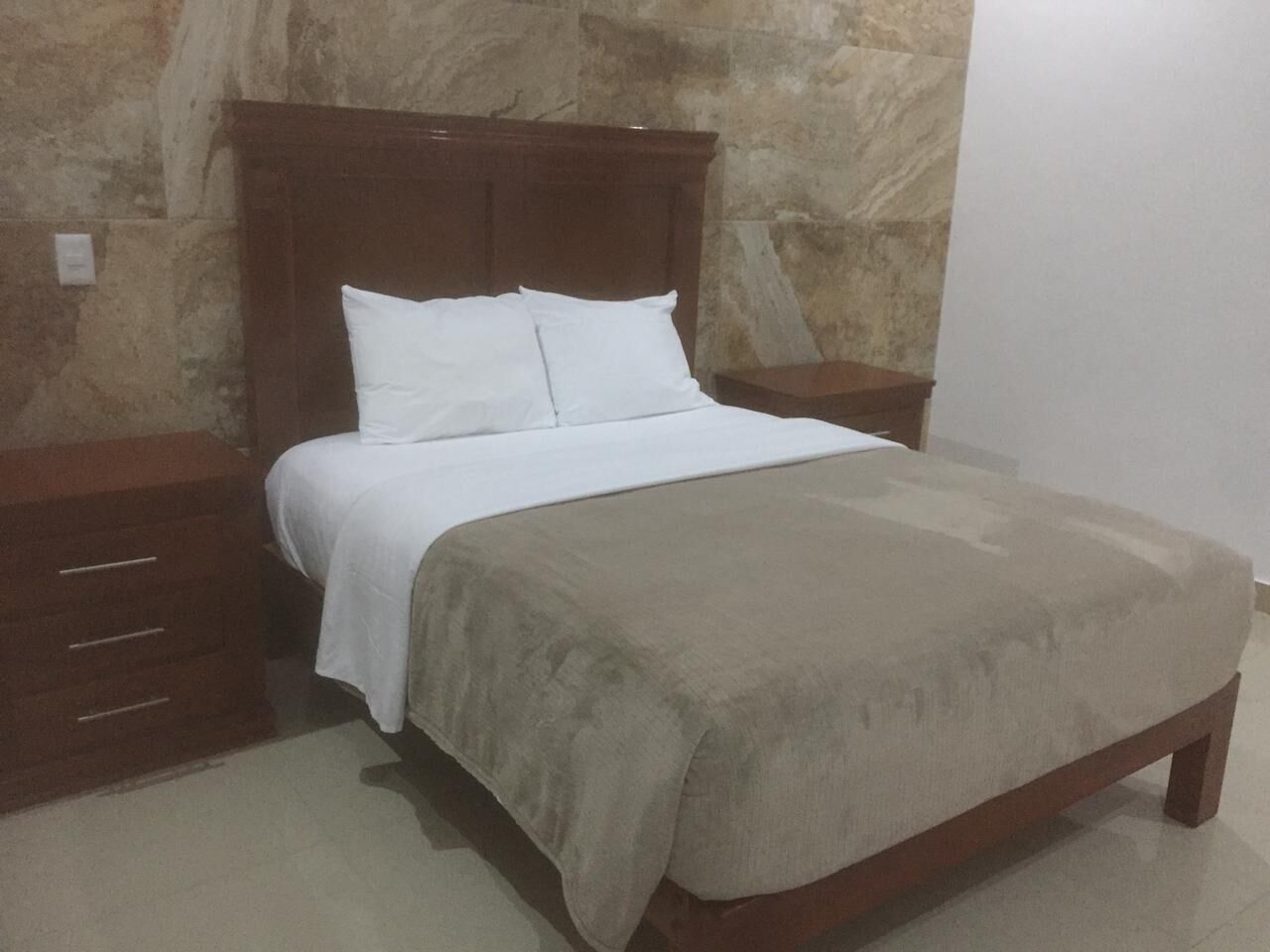 Hotel Room #6, 2 Queen Beds, Private Bath, Pool & Spa with Hidromassage