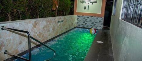 Ulkouima-allas, lämmitetty uima-allas