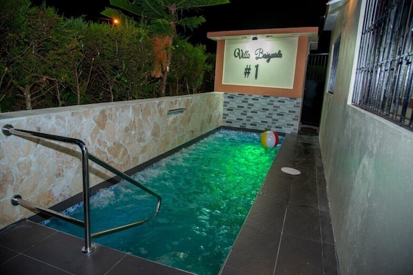 Piscine extérieure, piscine chauffée