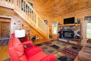 Smart TV, chimenea y estéreo 