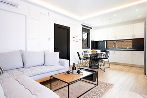 Smart TV - Sardines Luxury Villa 2 with Private Pool Parking and Garden (Χερσόνησος)