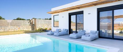 Piscine extérieure, piscine chauffée