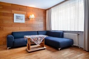 TV - Apartment facing the island with 2 bedrooms - Hummerklippen Ferienwohnungen (Helgoland)