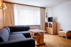 TV - Apartment facing the island with 2 bedrooms - Hummerklippen Ferienwohnungen (Helgoland)