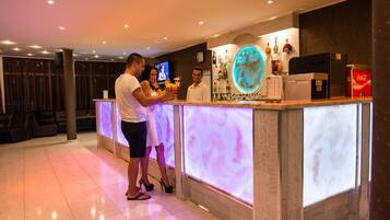 Bar (in der Unterkunft)