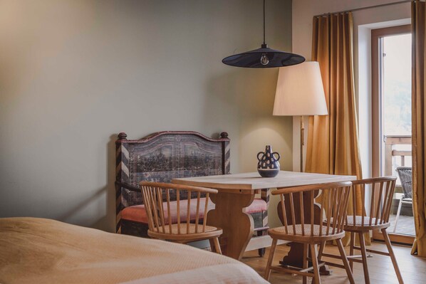 Unclassified image, 1 of 27, button