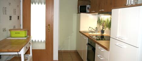 Refrigerador, microondas, horno y lavavajillas