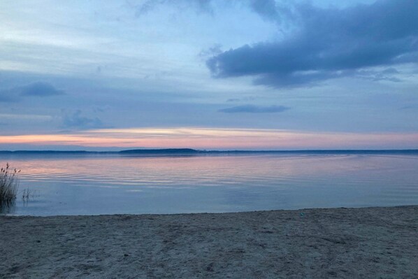 Unclassified image, 1 of 21, button