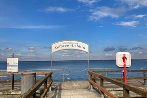 Unclassified image, 2 of 21, button