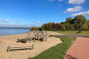 Unclassified image, 3 of 21, button