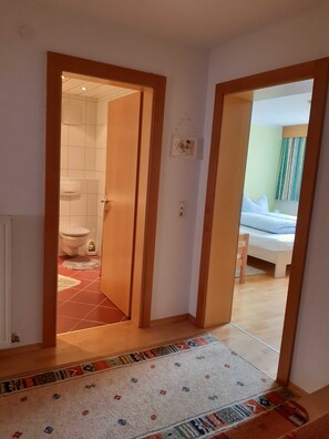 3 bedrooms, travel cot, WiFi, bed sheets