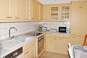 Refrigerador, microondas, horno y lavavajillas 