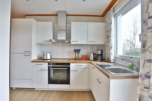 Køleskab, ovn, opvaskemaskine, kaffe-/temaskine