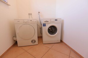 Imagen sin descripción, 3 de 21, botón