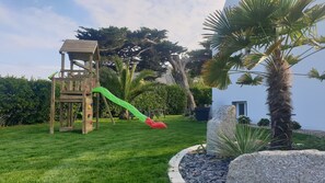 Children’s area - Beaches at 100 M -Sauna - Leisure, Relaxation - Family oriented, Quiet, Enclosed land. 4**** (Brignogan-Plage)