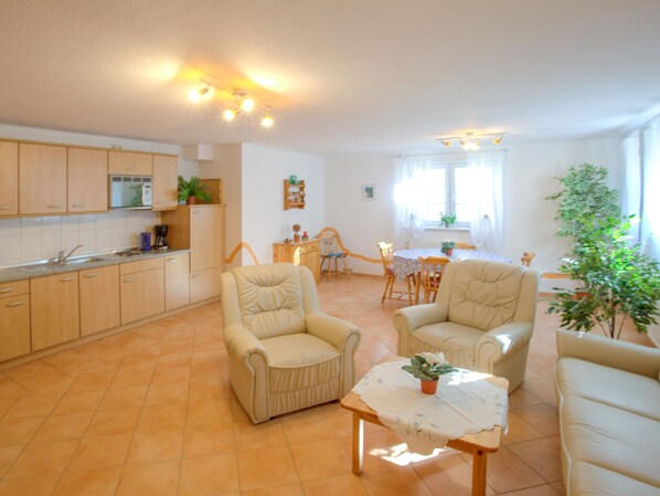 Unclassified image, 1 of 11, button