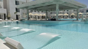 3 bares, bar en la playa