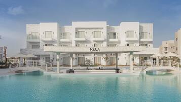 2 restaurants, breakfast served