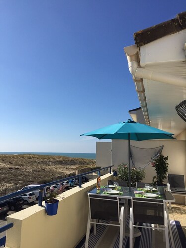 Appart: T3 Front DE MER -orienté SUD - Terrasse 22 M2-2 Piscines- Parking