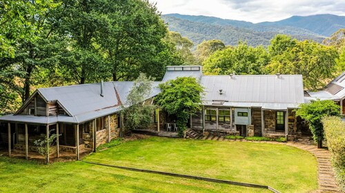 THE HOUSE AT SMOKO : Smoko