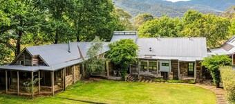 THE HOUSE AT SMOKO : Smoko