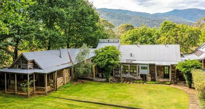 THE HOUSE AT SMOKO : Smoko