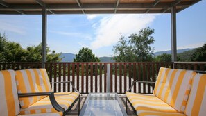 Property grounds - BRIGHT VIEWS: Bright (Bright)