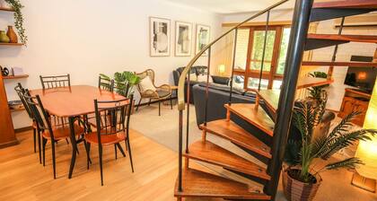 CEDAR HOLIDAY UNITS - APARTMENT 3: Bright