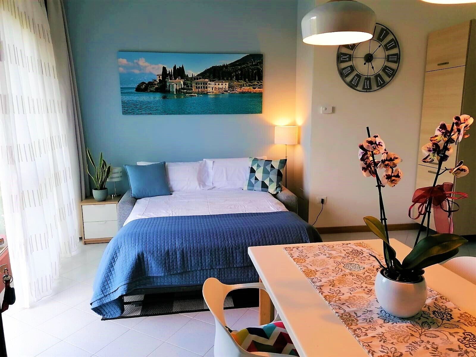 1 bedroom, travel cot, Internet, bed sheets