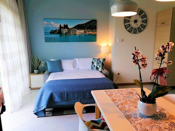 1 Schlafzimmer, Reisekinderbett, Internetzugang, Bettwäsche