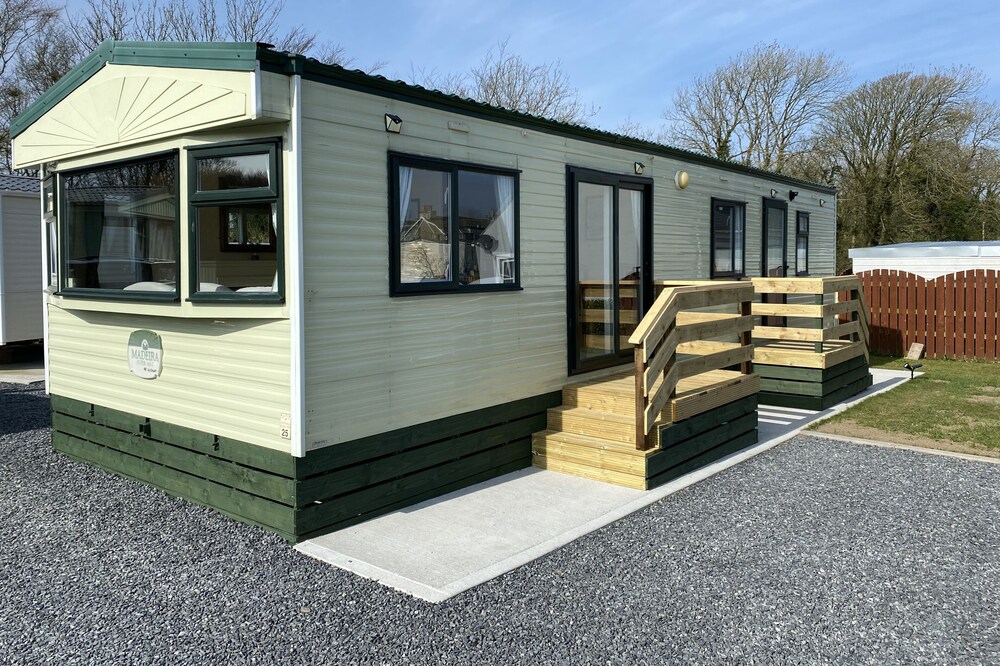 Charming two Bedroom Static Caravan in Whithorn