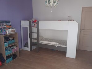3 Schlafzimmer, Bügeleisen/Bügelbrett, WLAN, Bettwäsche