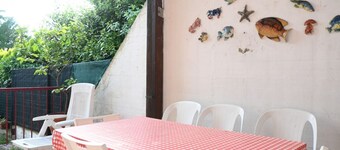 N232 - Numana, five-room apartment with garden in a residence with swimming pool