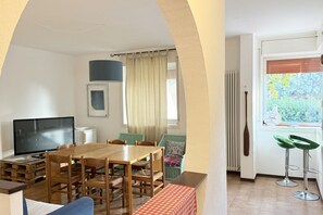 Dining - N232 - Numana, five-room apartment with garden in a residence with swimming pool (Numana)