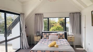 4 bedrooms, iron/ironing board, travel crib, WiFi