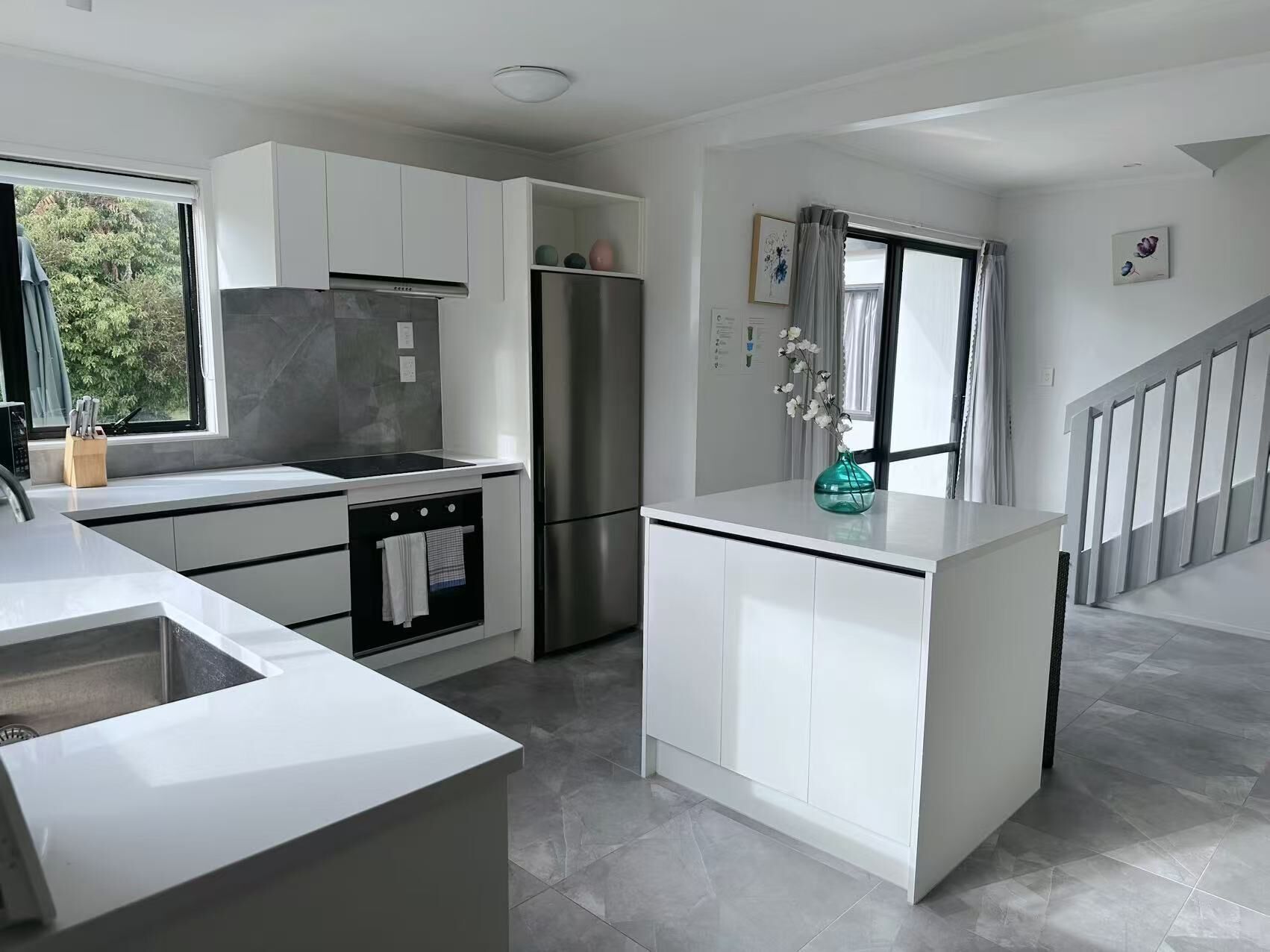 Frigorífic, microones, forn i placa de cuina 