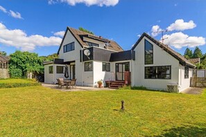 Exterior - Rotorua Redwood Retreat (Rotorua)