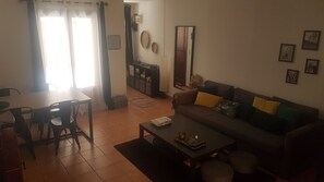 Téléviseur, bureau