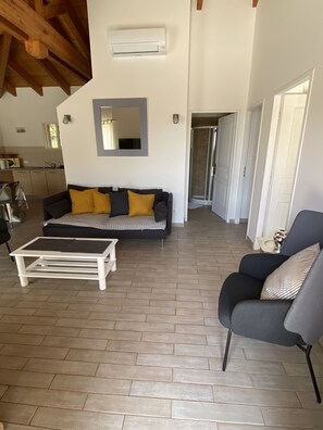 TV, fireplace, ping pong