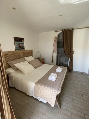 3 bedrooms, iron/ironing board, free WiFi, bed sheets