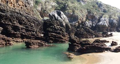 Studio with garden & views of the sea and the mountains in Sonabia beach